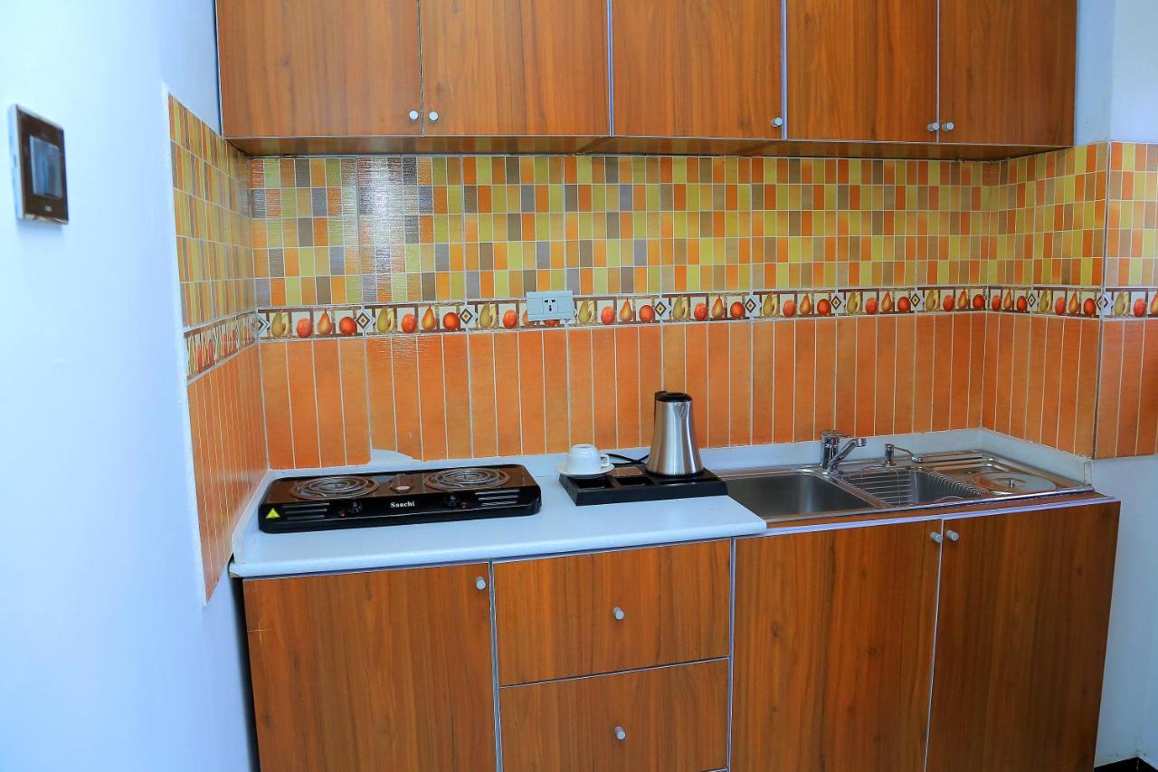 Abat Guest House Аддис-Абеба Экстерьер фото