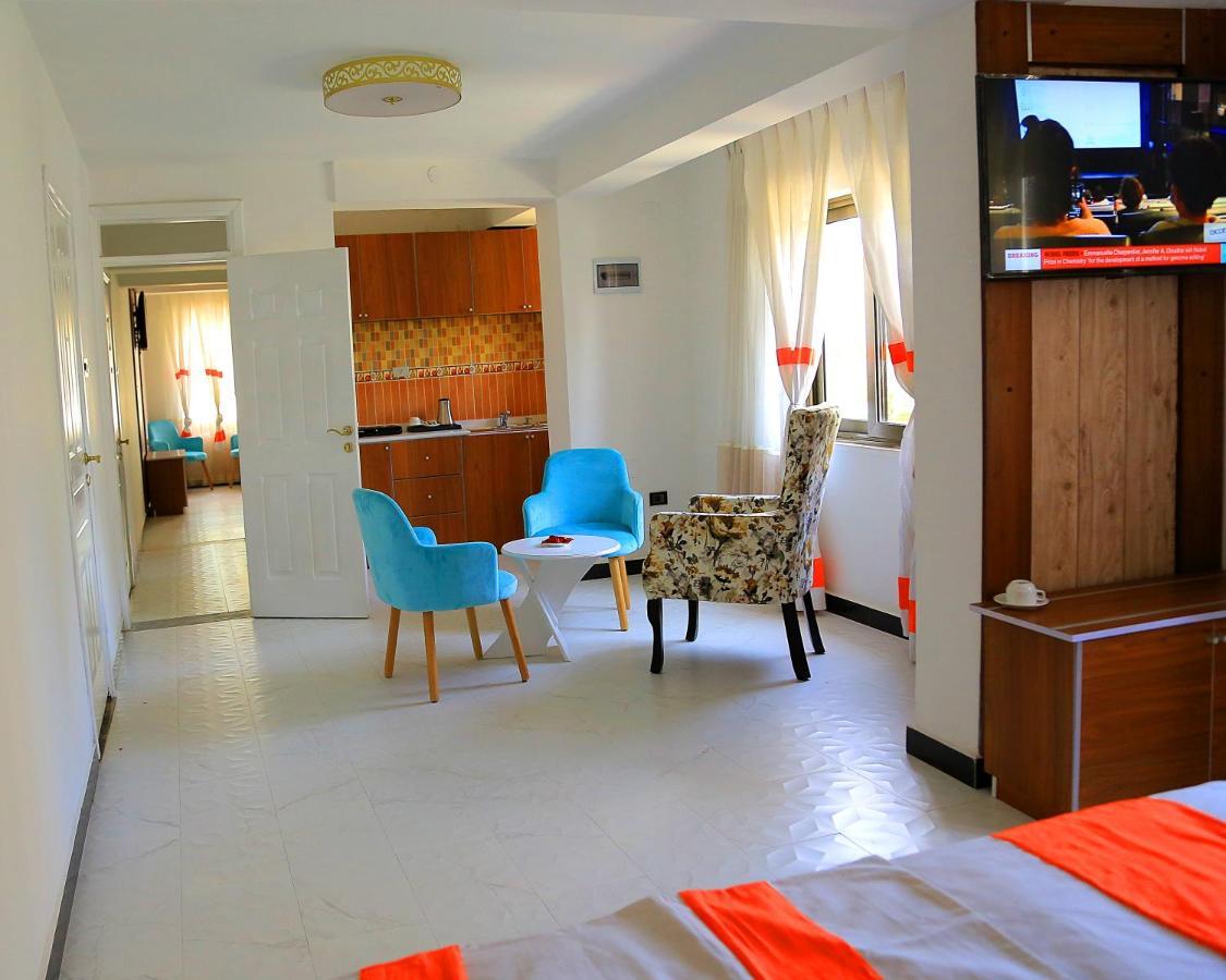 Abat Guest House Аддис-Абеба Экстерьер фото